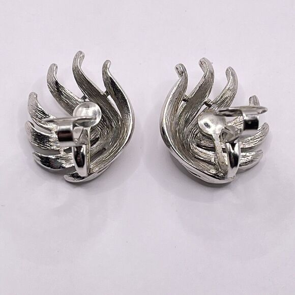 Vintage TRIFARI Silver Tone CLIP ON Statement Earrings Modern Abstract Floral - Picture 5 of 10